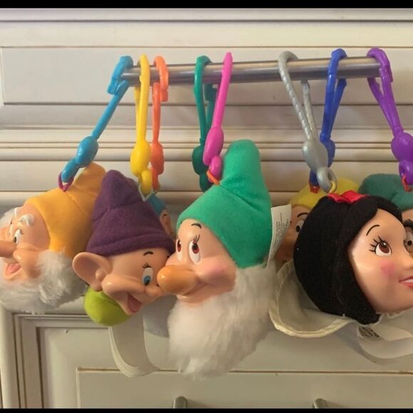 DISNEY Snow White & 7 Dwarfs ~Plush/Rubber Heads with Carabiner Clips. - Picture 3 of 9